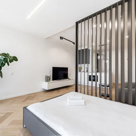 Rynek Jezycki Modern By Bookinghost * 波兹南